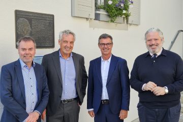Prof. Dr. Ewald Grothe, Prof. Dr. Valentin Weislämle, Oberbürgermeister Volker Kieber und Dr. Christoph Wirtz (v. l. n. r.) © Freundeskreis Walter Scheel